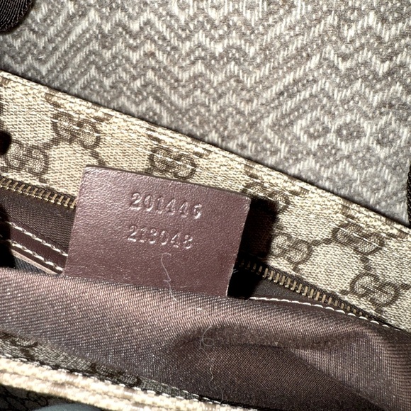 🛵🤎Authentic Gucci Leather Shoulder Bag, Condition: 9.5/10 - Picture 2 of 7